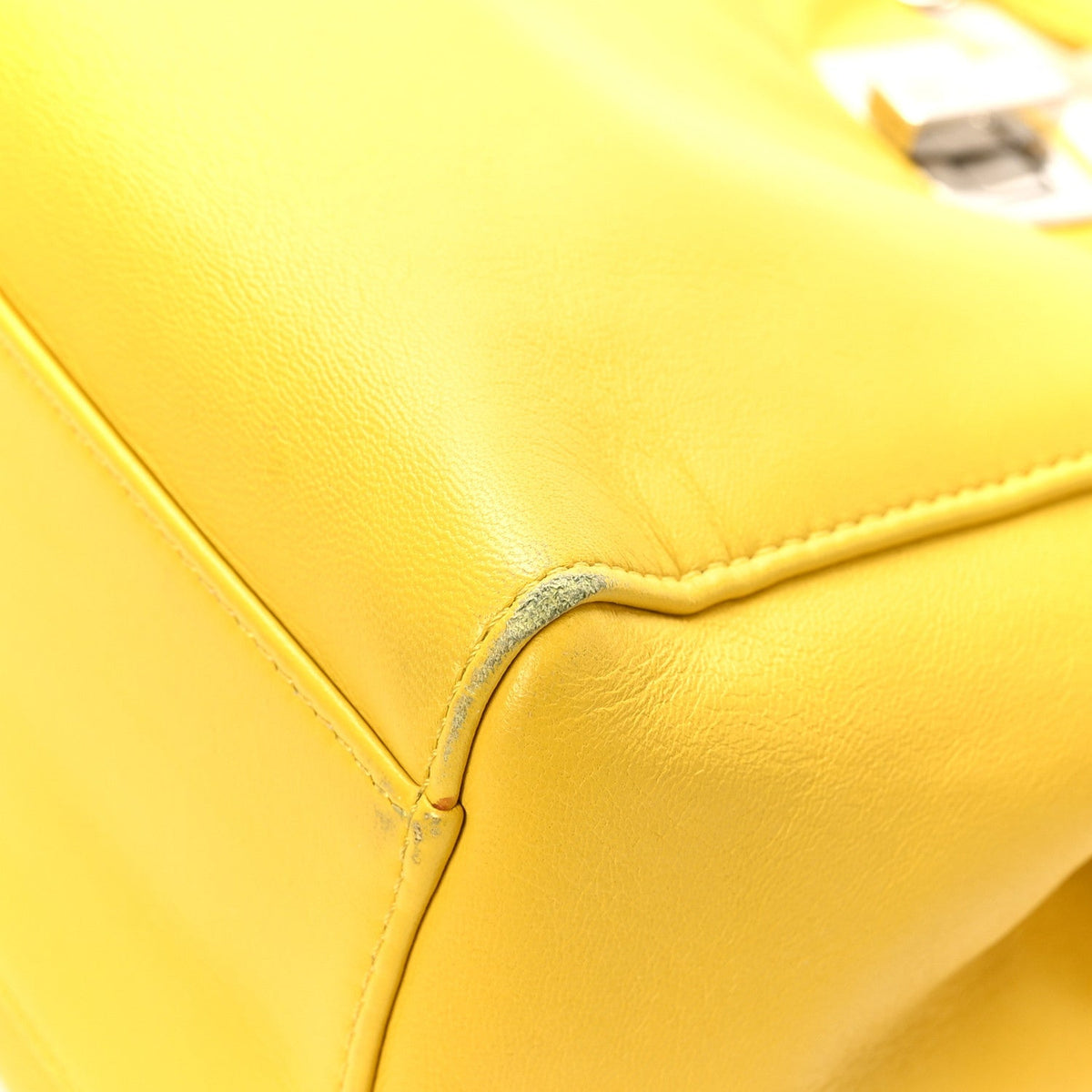 Nappa Mini Peekaboo Iconic Satchel Limone