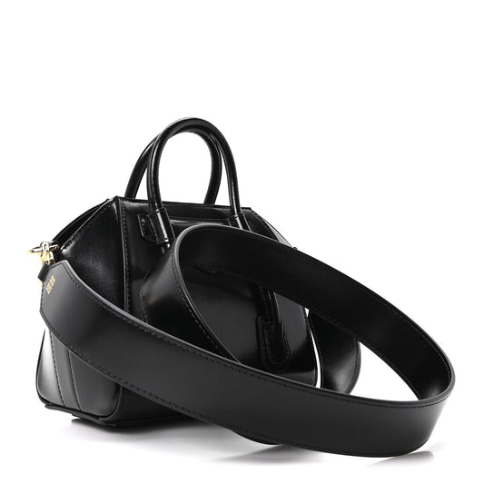Box Calfskin Toy Lock Antigona Shoulder Bag Black