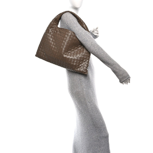 Calfskin Intrecciato Small Hop Pinecone