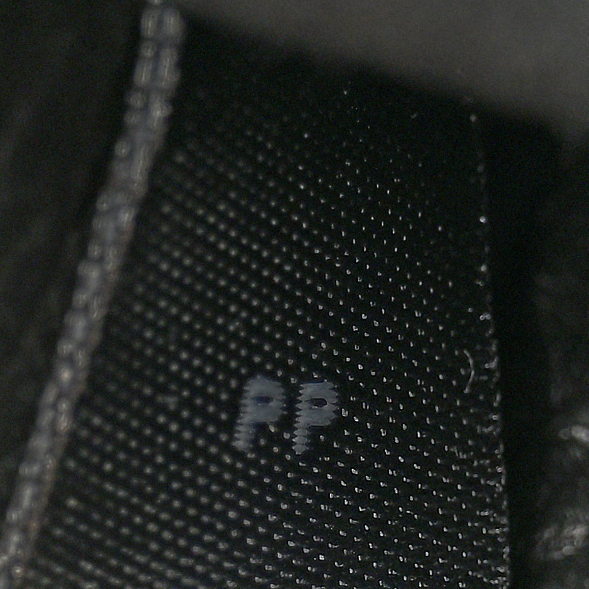 Heavy Grain Mini Alexa Black