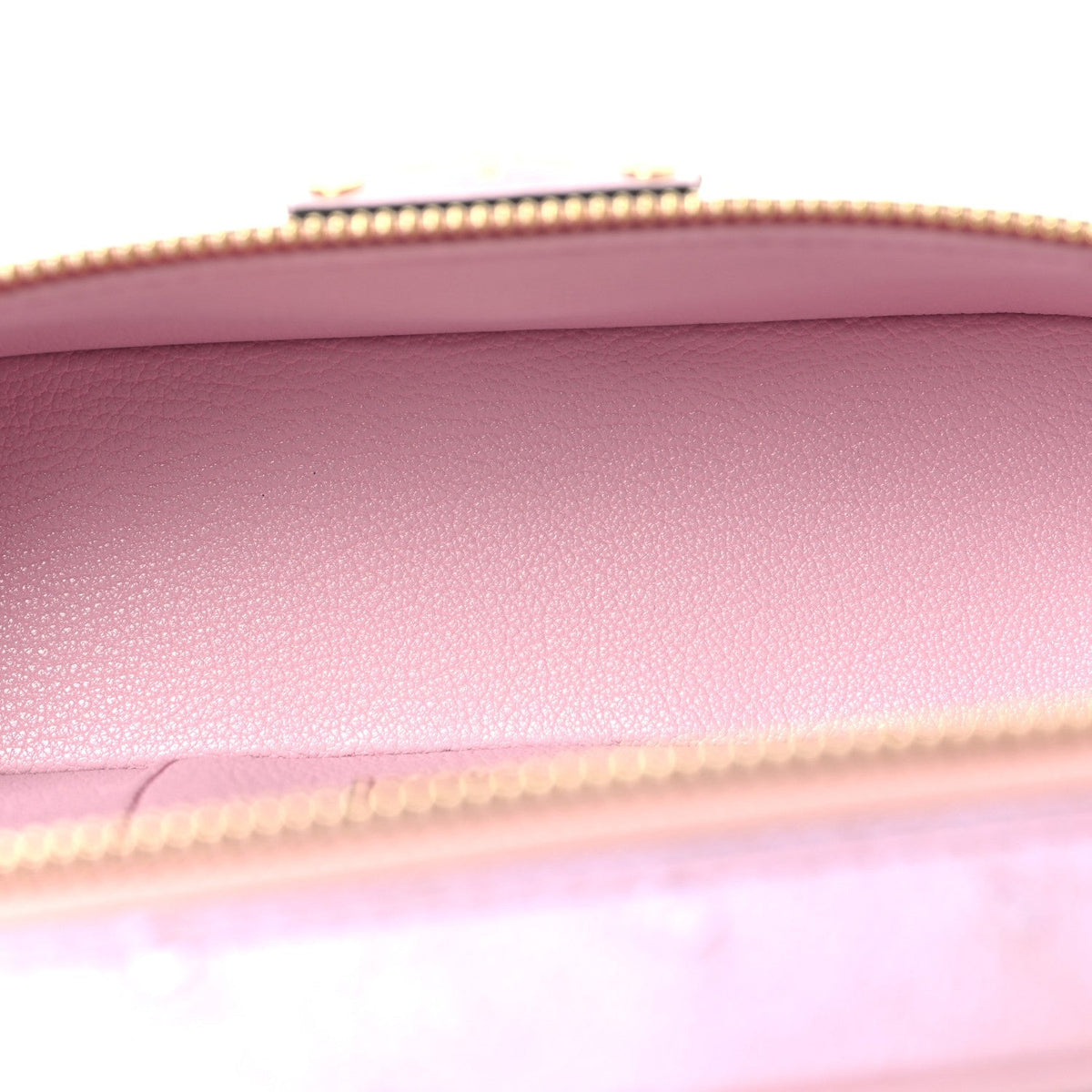 Ostrich Vanity Chain Pouch Pink