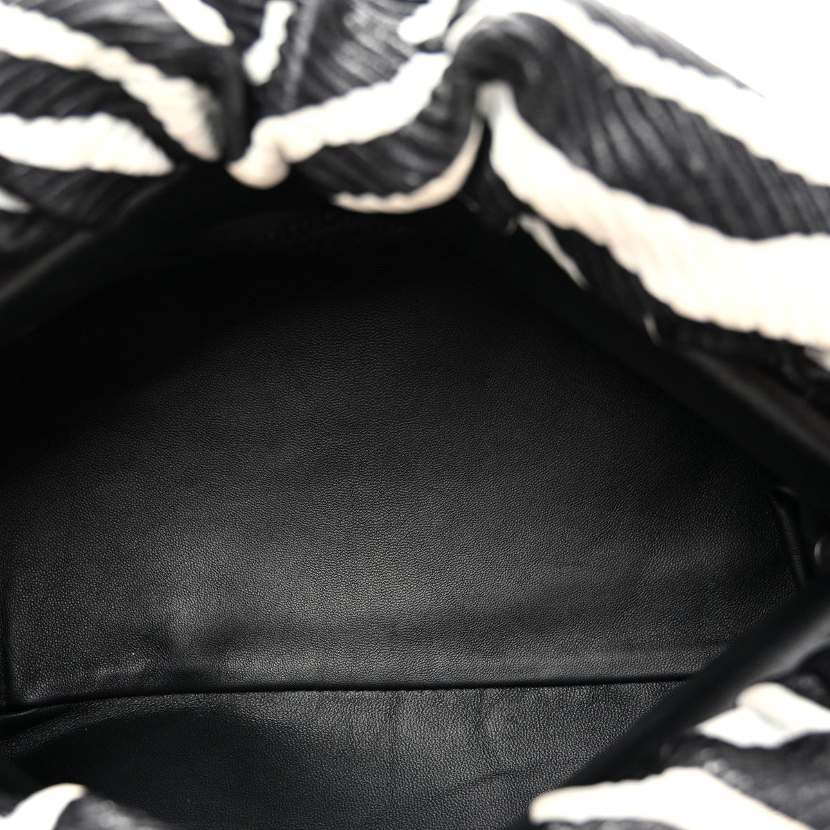 Nappa Zebra Print The Pouch Chain White Black