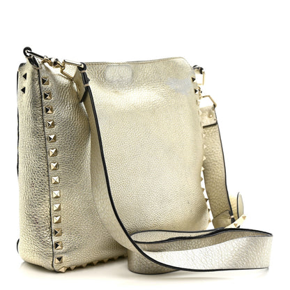 Metallic Pebbled Calfskin Small Rockstud Flip-Lock Messenger Bag Platino