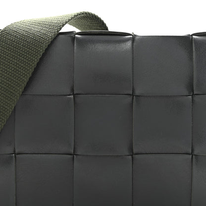 Calfskin Maxi Intreccio Cassette With Strap Bag Dark Green